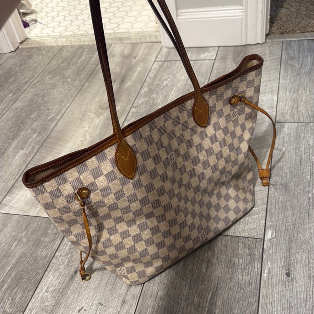Checkered Tote Bag with Brown Accents